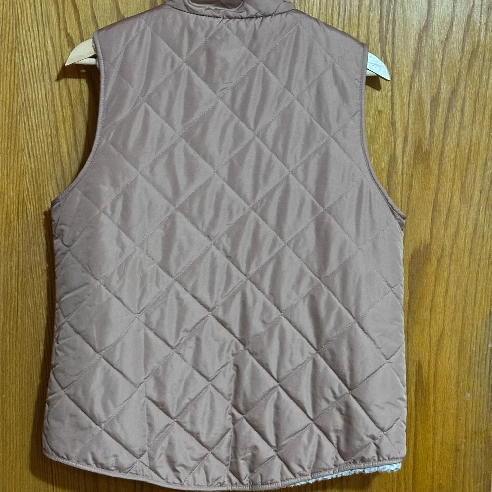 Thread & Supply‎ Tan reversible Quilted Vest sz medium. Grey space bag - Picture 7 of 8